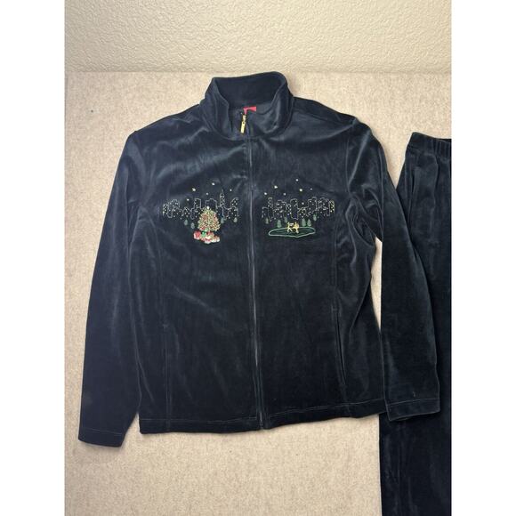Merry & Bright Black Velour Christmas City Embroidered 2 Piece Lounge Set Large - Picture 2 of 12